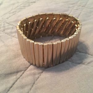 Gold stretch bracelet